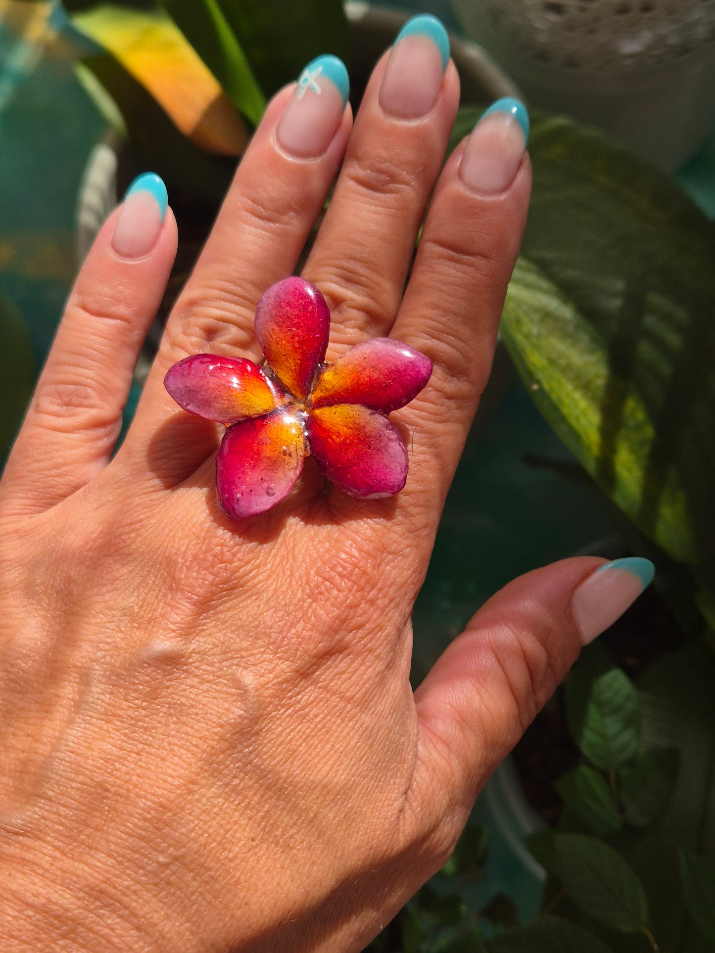Anillo plumeria burdeos