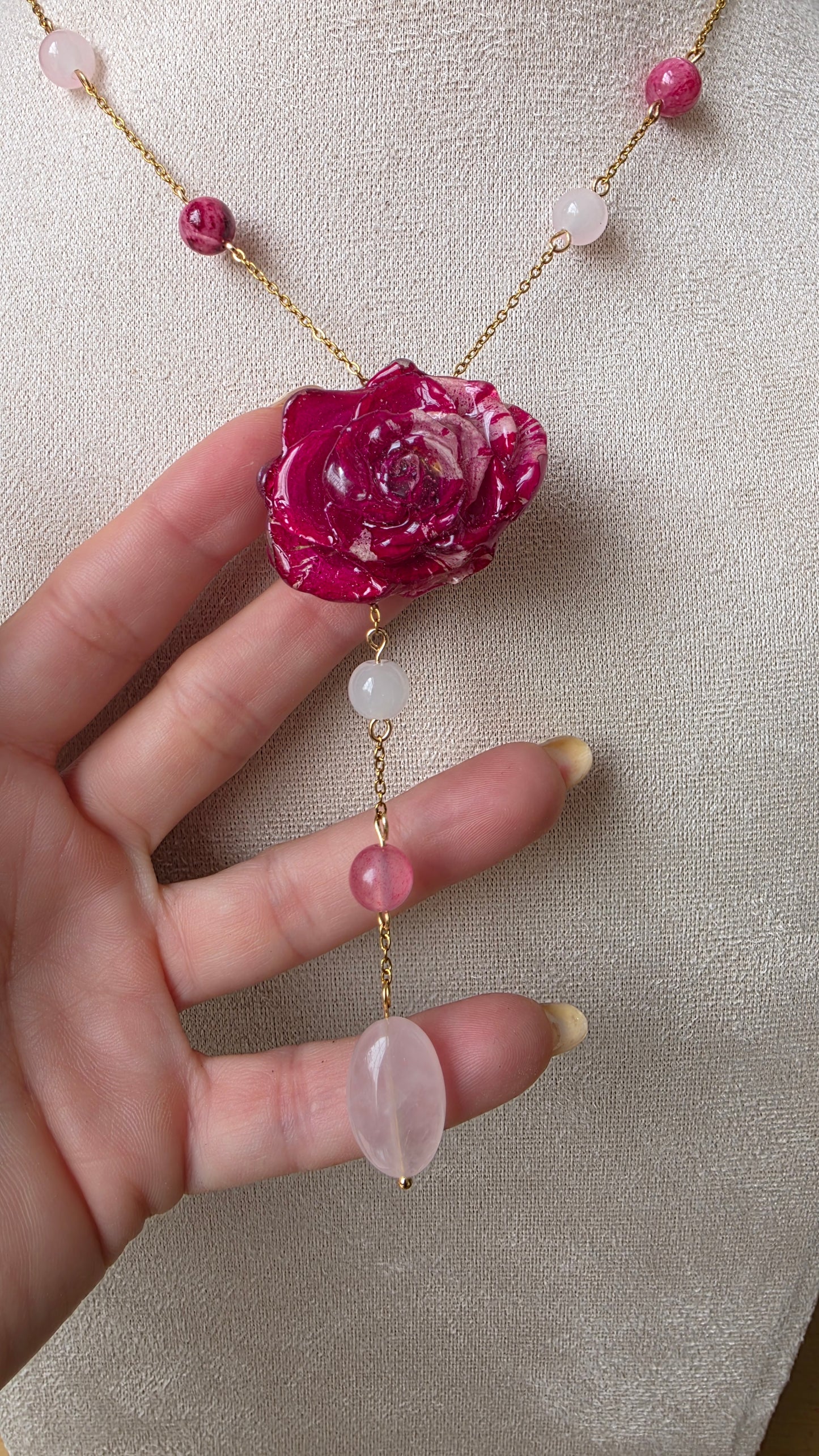 Colgante de rosa real