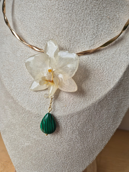 Choker orquidea Phalaenopsis y Malaquita.