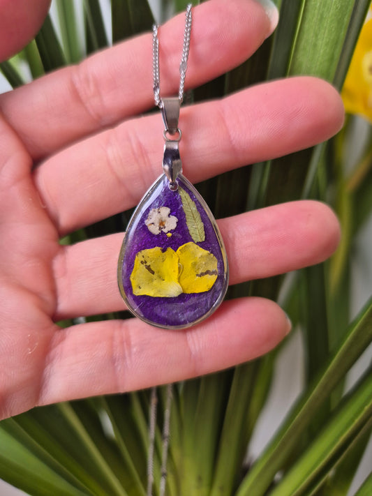 Colgante pétalos amarillos