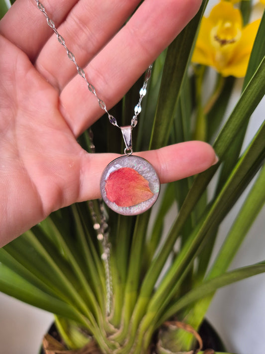 Colgante pétalo de rosa