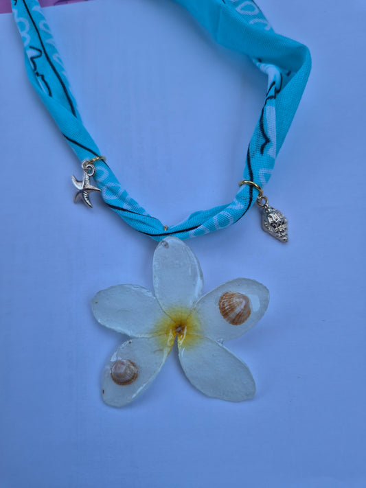 Colgante Plumeria blanca