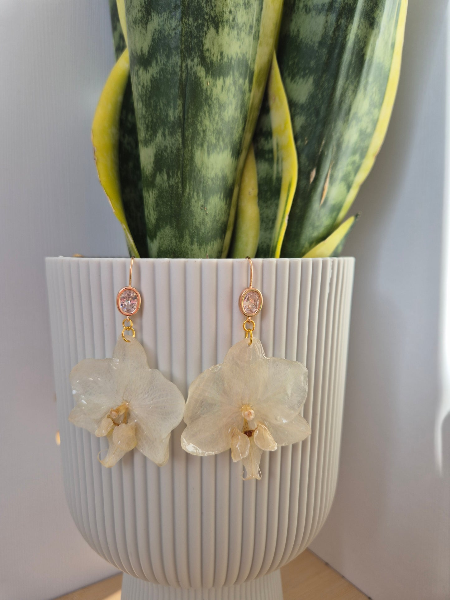 Pendientes orquidea blanca