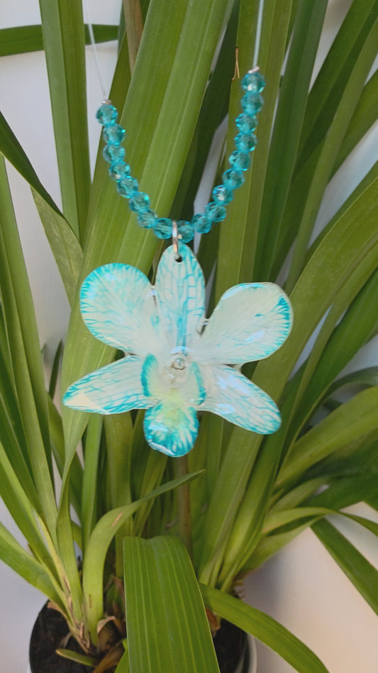 Collar Orquídea Dendrobium Azul & Destellos Celestes