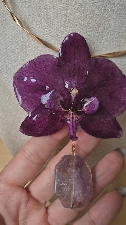 Choker orquidea Phalaenopsis y Amatista.