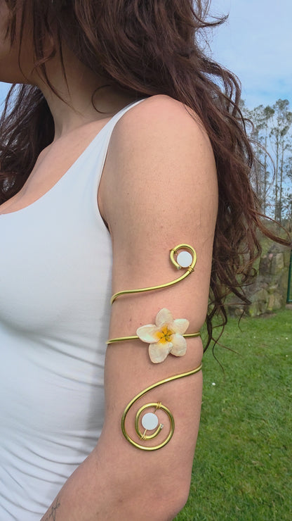 Brazalete con flor natural