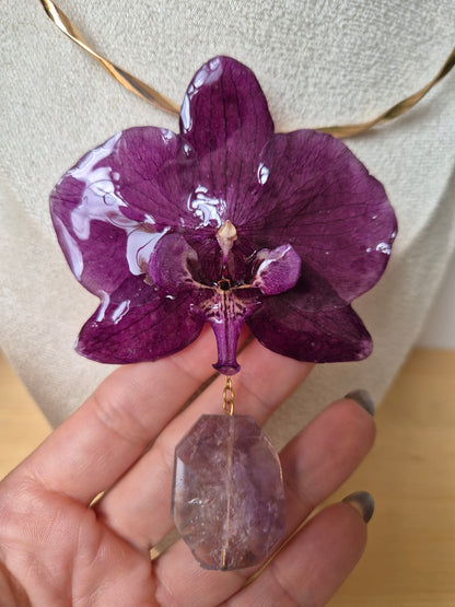 Choker orquidea Phalaenopsis y Amatista.