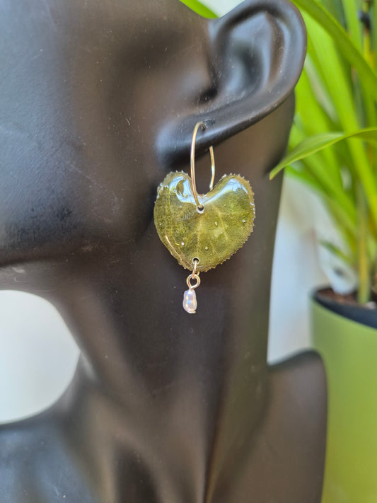 Pendientes hoja corazón verde