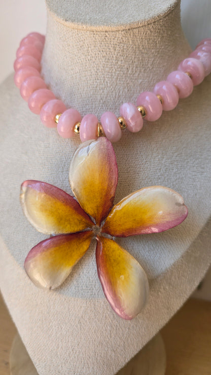 Collar Plumeria Amarilla y rosa