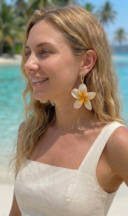 Pendientes flor Plumeria