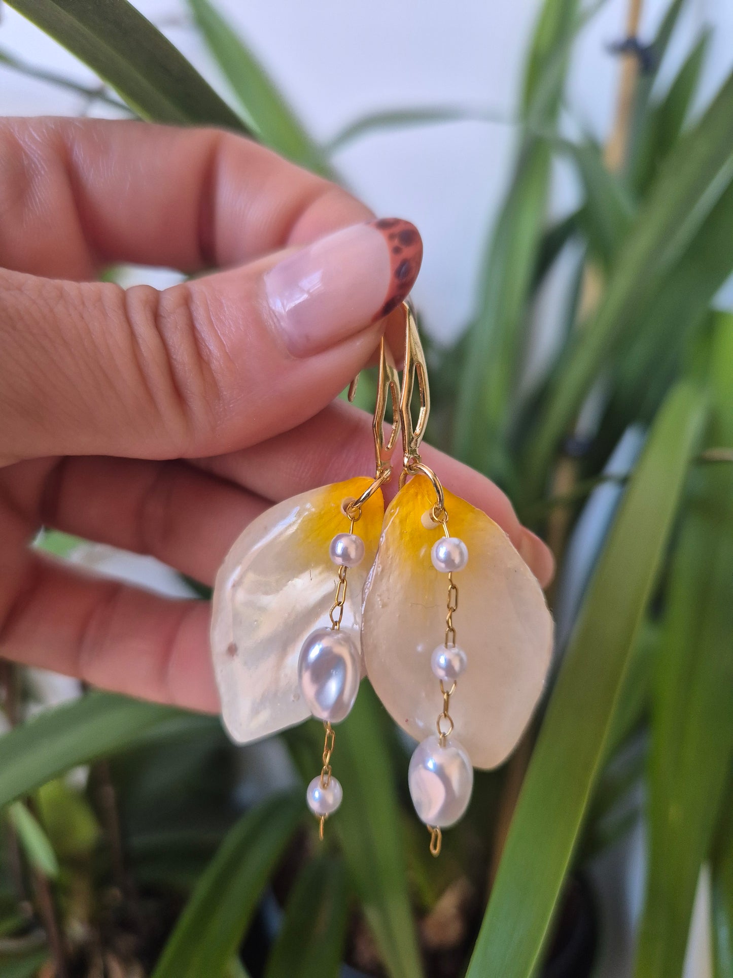 Pendientes petalo plumeria