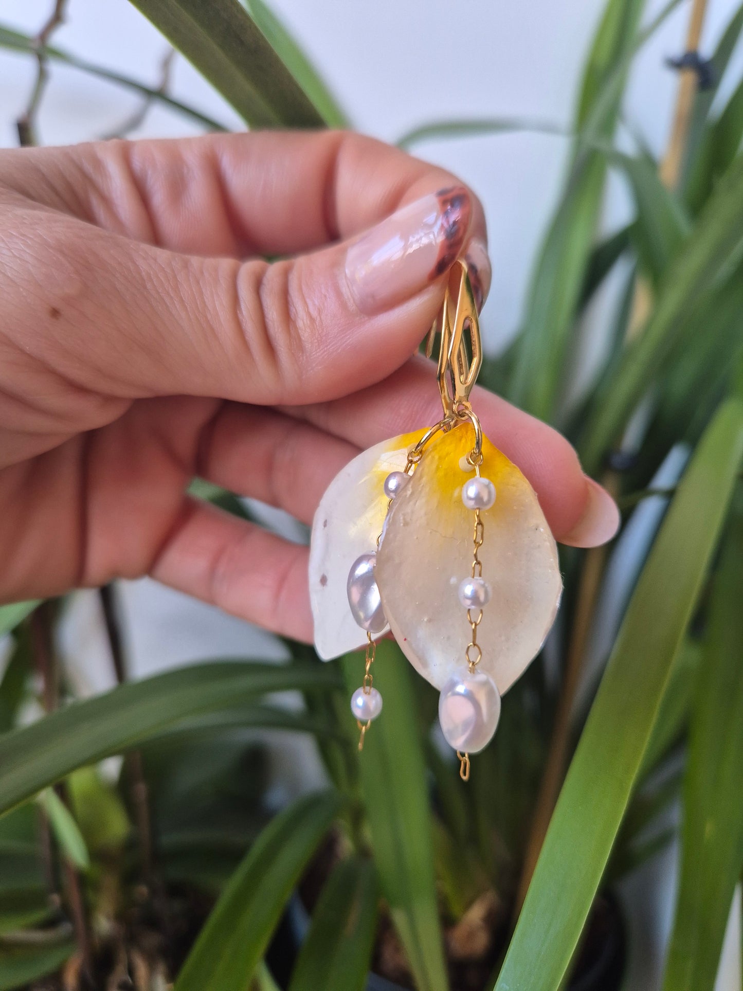 Pendientes petalo plumeria