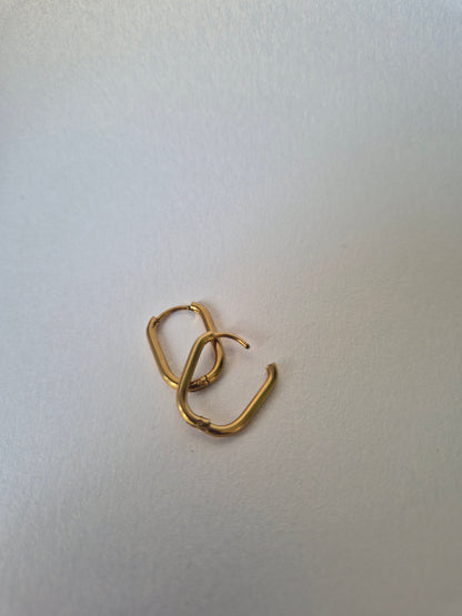 Aro ovalado dorado