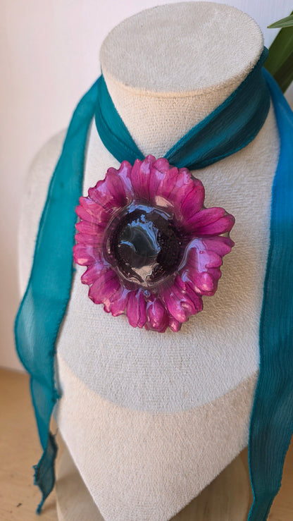Collar plumeria y seda