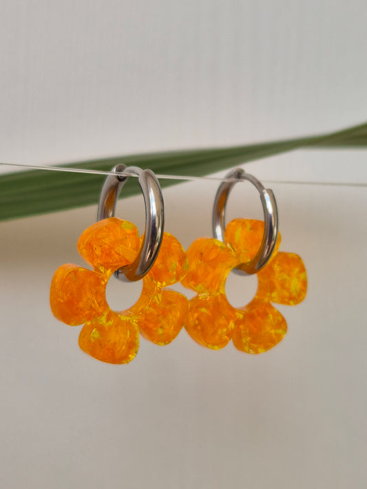 Pendientes Charm flor naranja