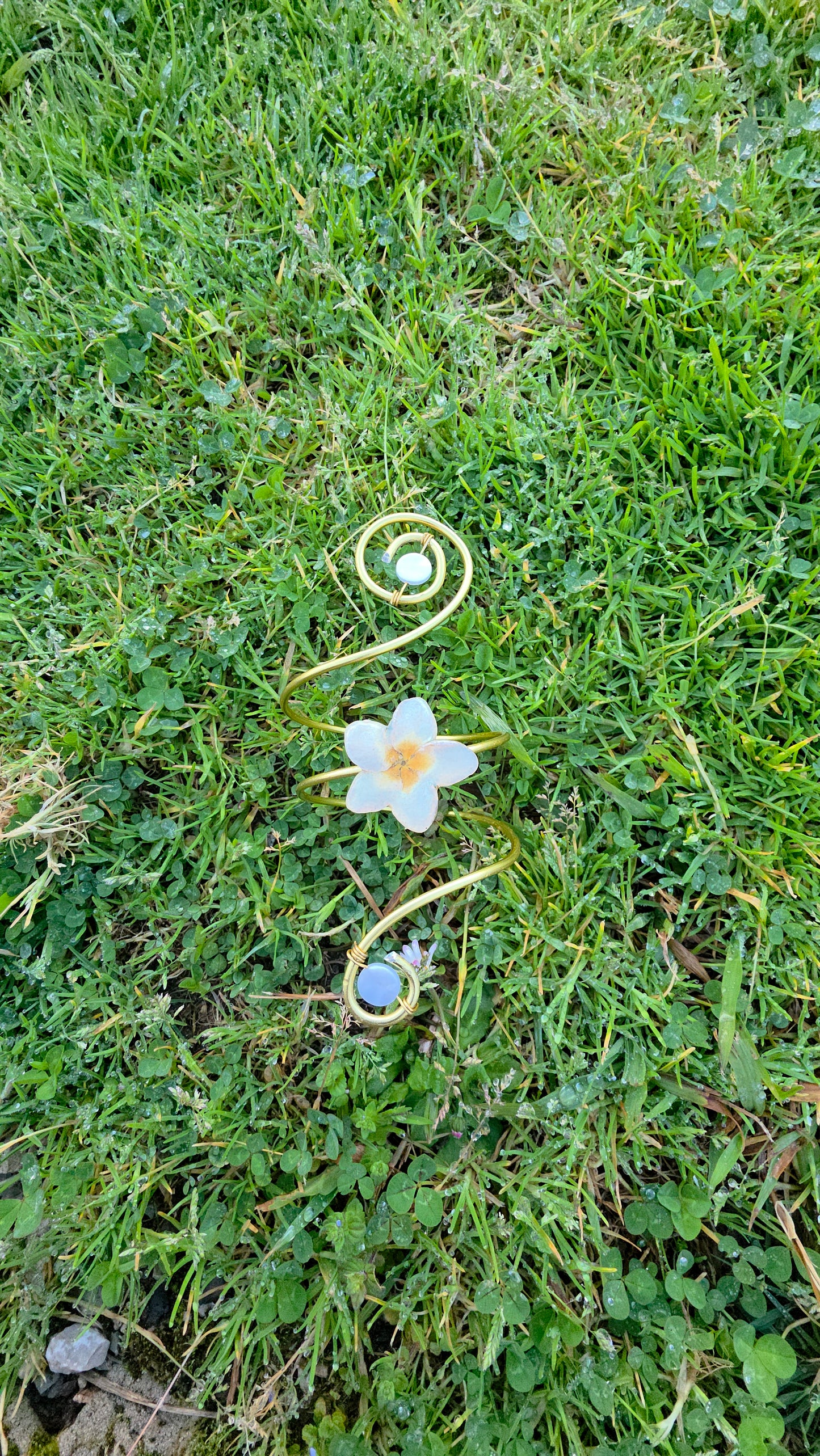 Brazalete con flor natural