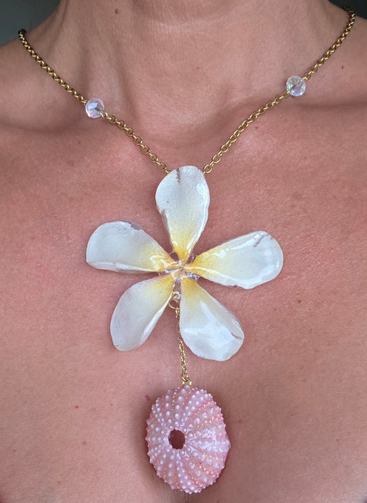 Collar Plumeria Blanca