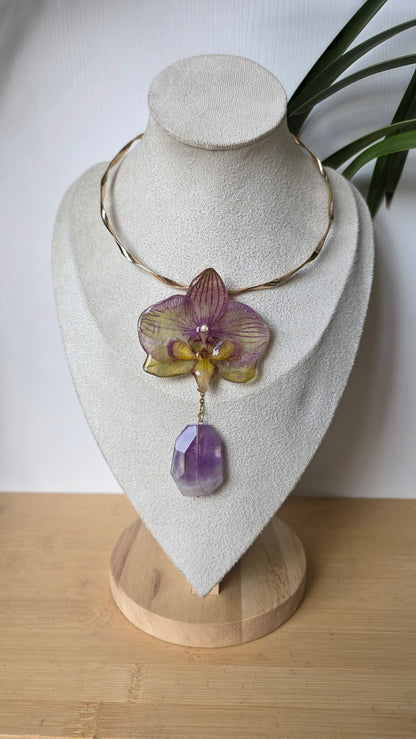 Choker orquidea Phalaenopsis y Amatista