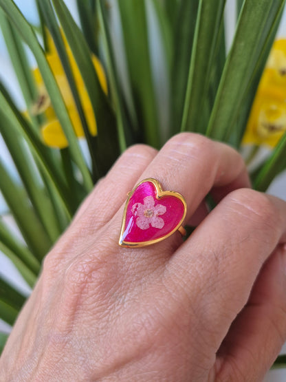 Anillo de corazón dorado