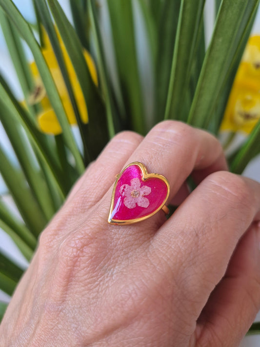 Anillo de corazón dorado