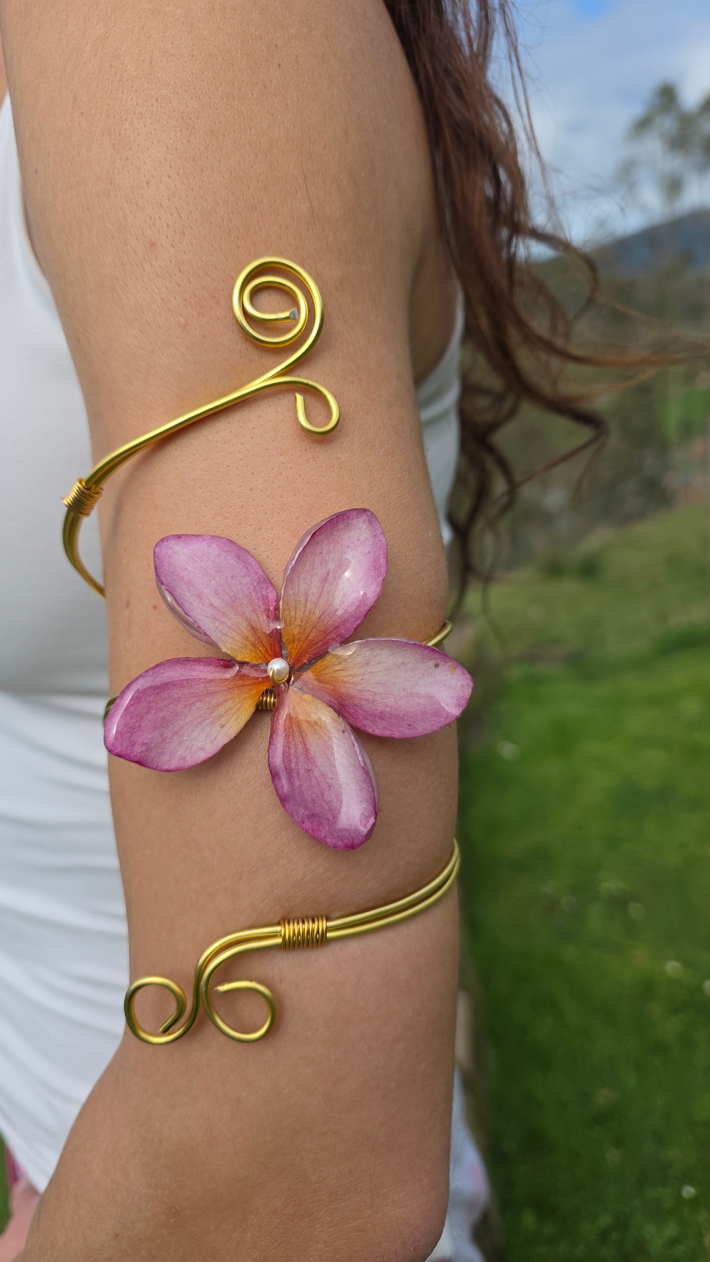 Brazalete con flor natural