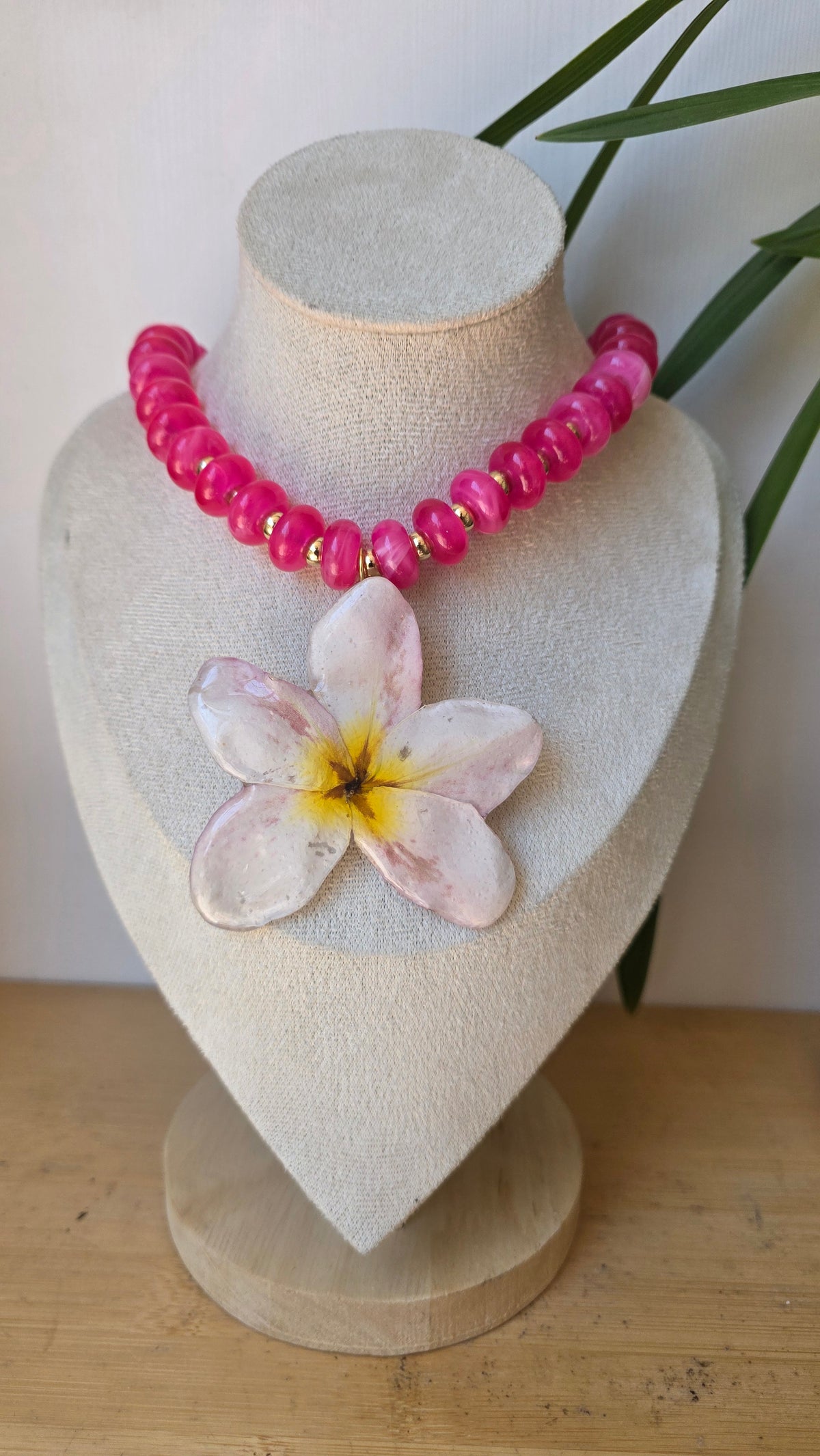 Collar Plumeria Blanca