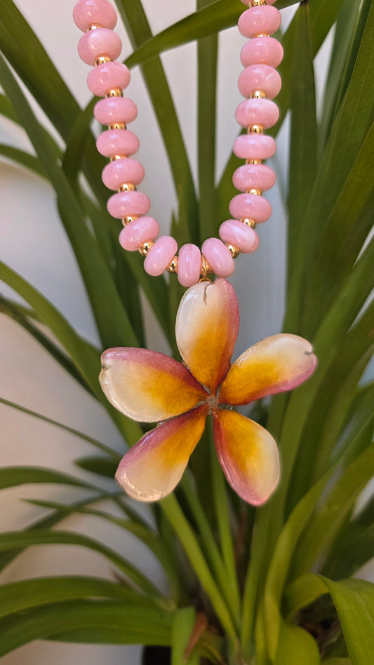 Collar Plumeria Amarilla y rosa