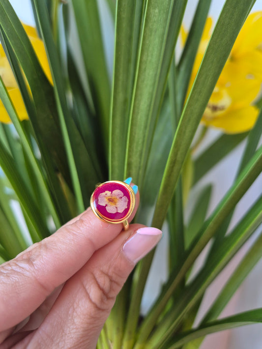 Anillo ajustable flor blanca