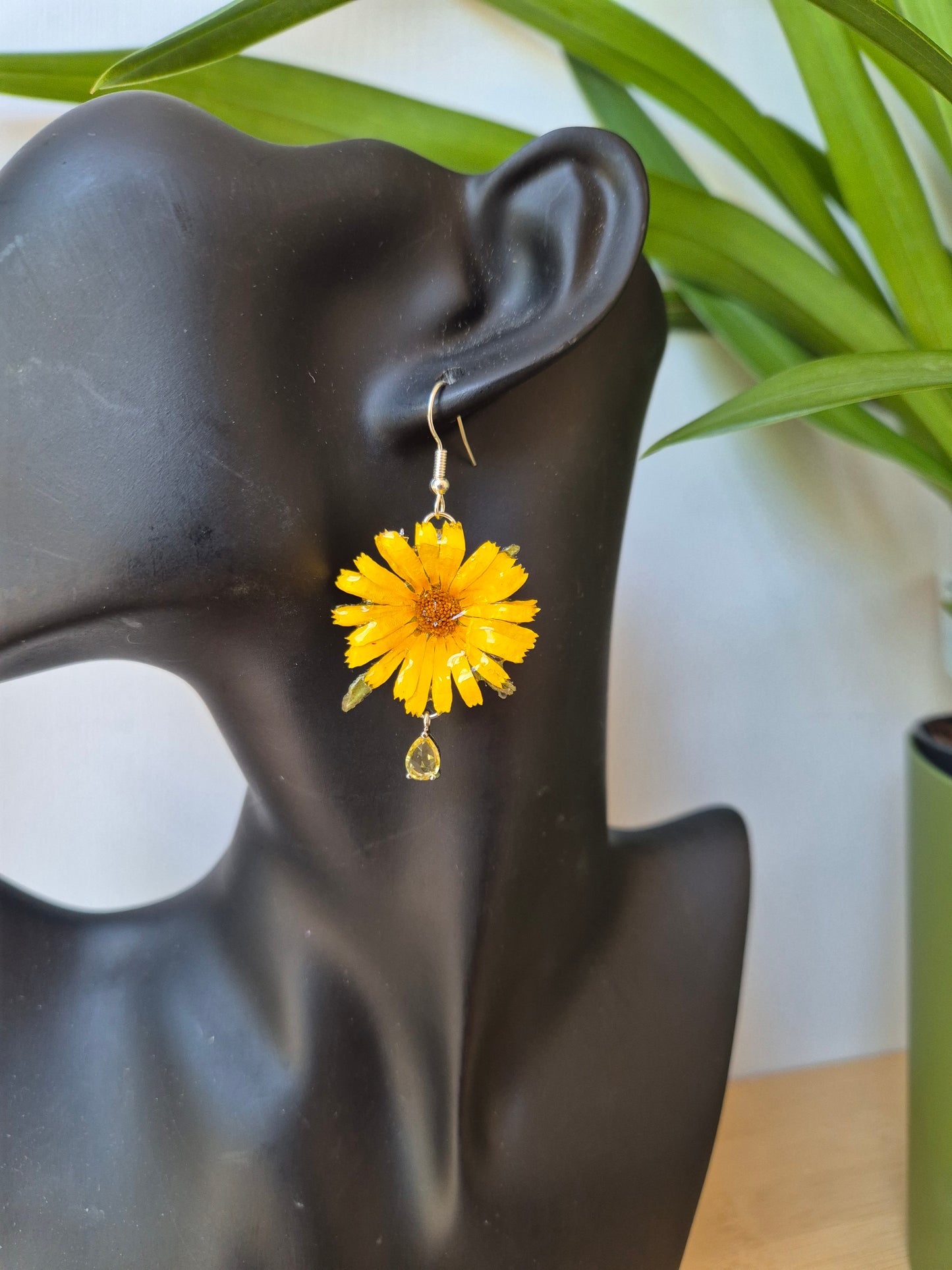Pendientes flor silvestre amarilla 3D