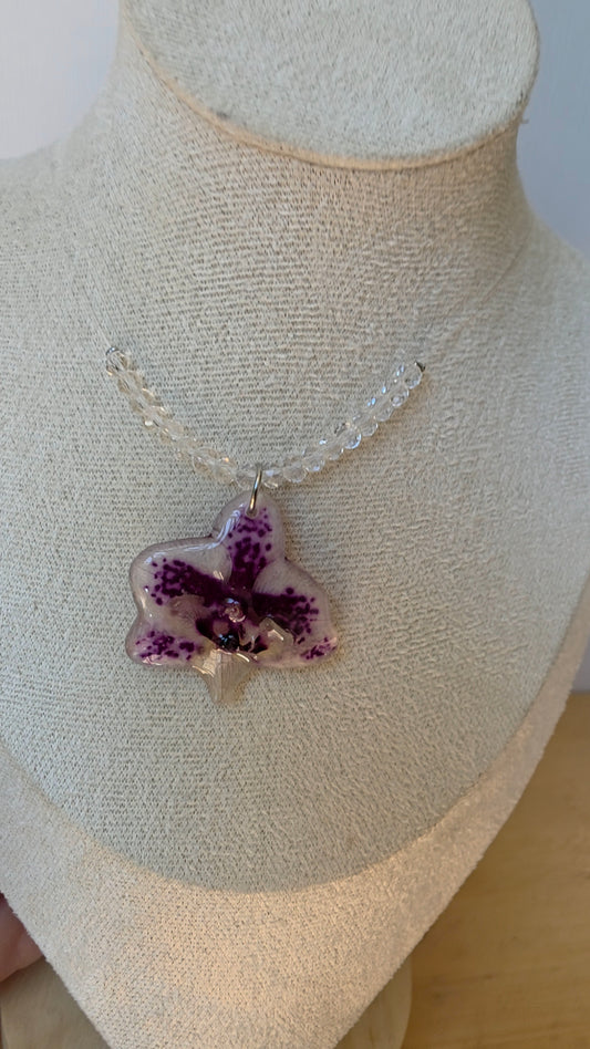 Collar Orquídea Mini Phalaenopsis y destellos