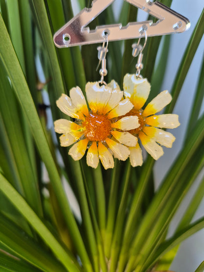Pendientes margaritas 3D amarillas