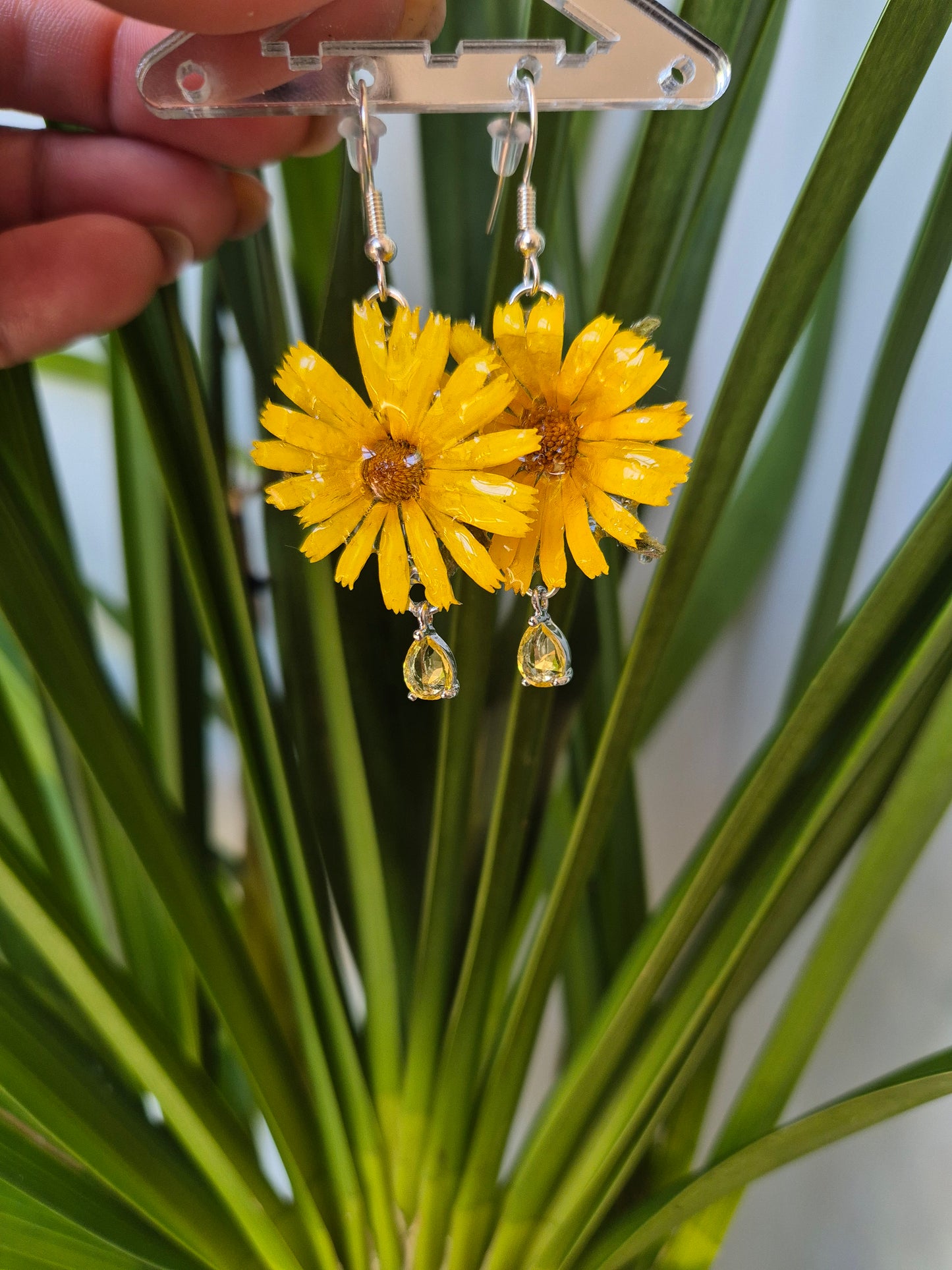Pendientes flor silvestre amarilla 3D