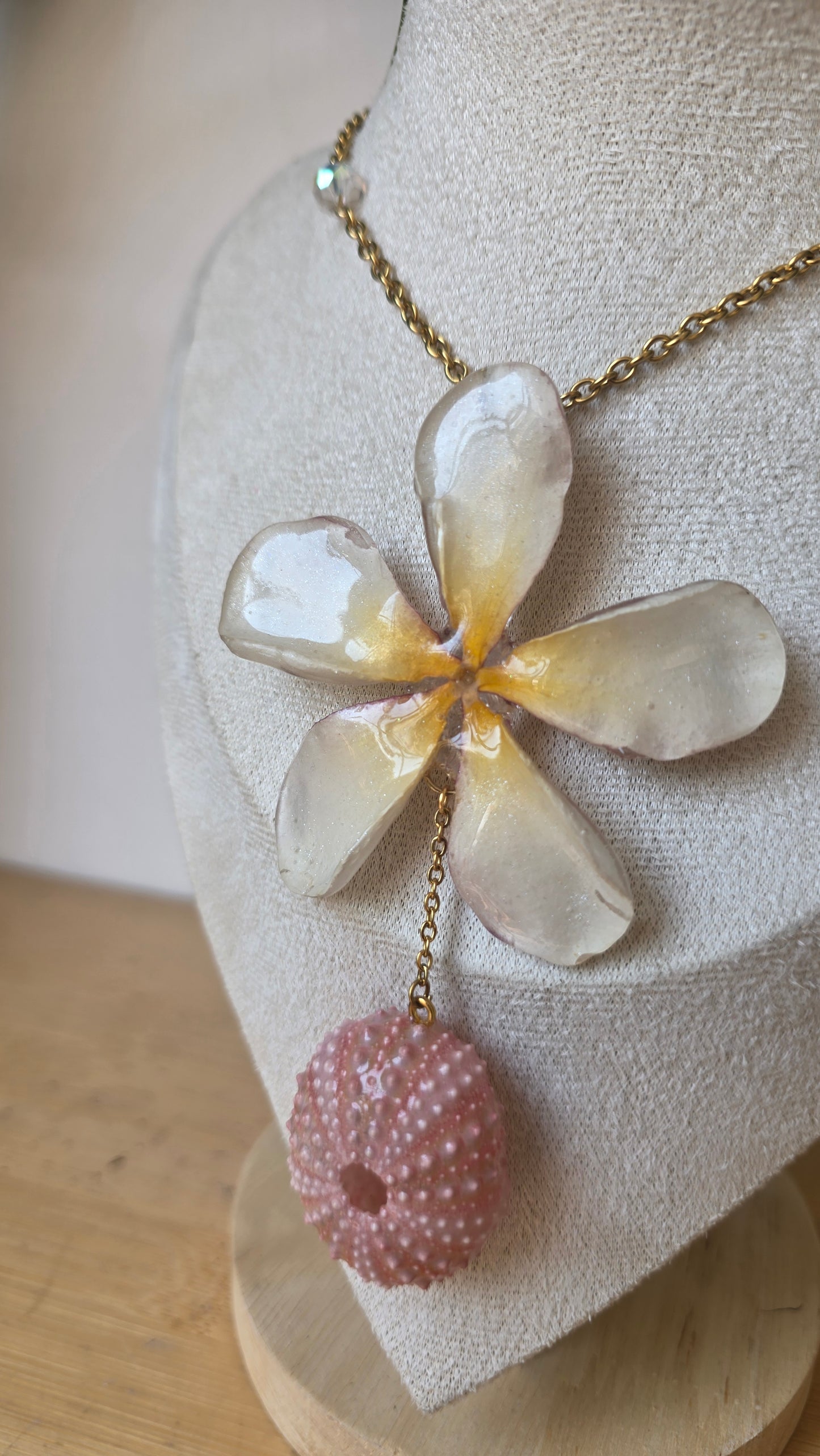 Collar Plumeria Blanca