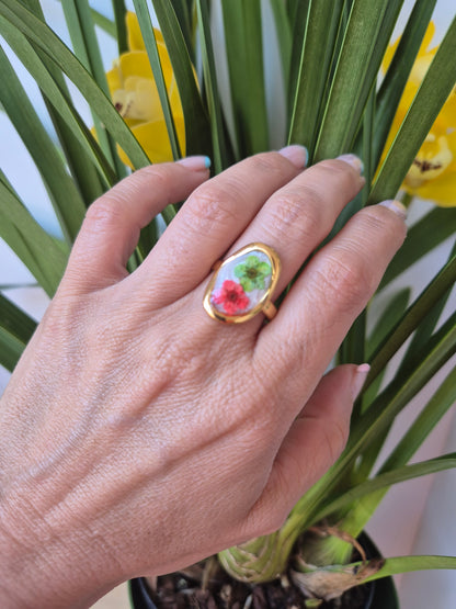 Anillo ajustable ovalado dorado flores