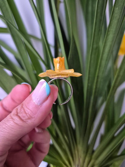 Anillo ajustable narciso amarillo